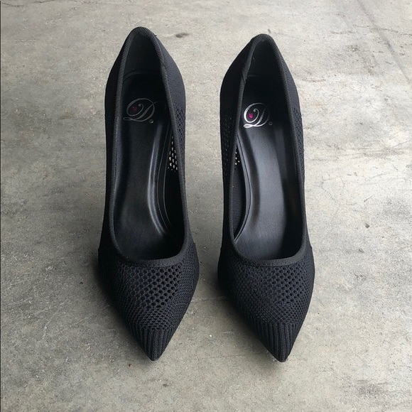 Delicious Women’s Mesh Dress Pumps in Black - Picture 4 of 6